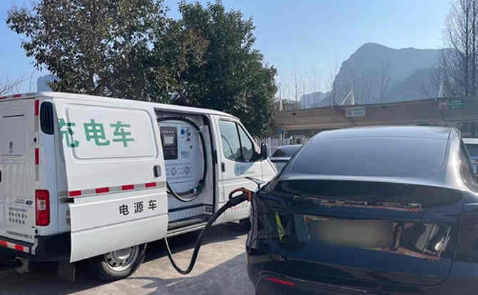 双清区汽车搭电